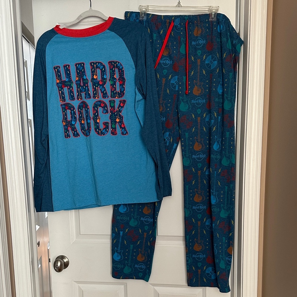 Never Worn - Hard Rock 🎸 Adult Unisex Large Blue and Red Guitar Print pajama set